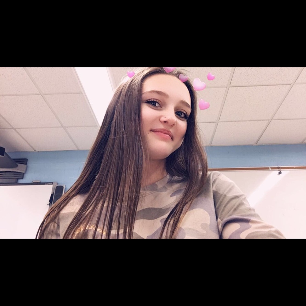 Meet your Posher, Alexis